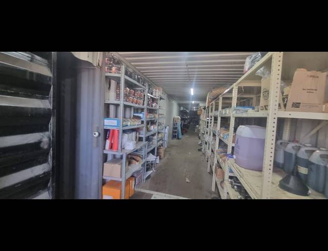 1,100M² WAREHOUSE TO LET IN AIRPORT INDUSTRIA